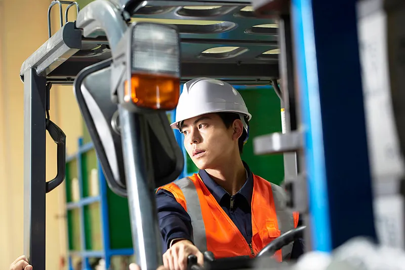 倉庫管理・入出荷、構内作業オペレーター (フォークリフト等)